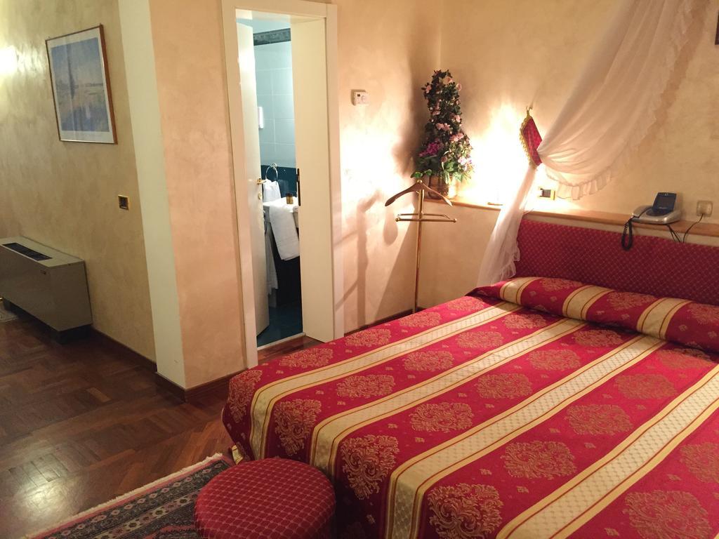 Oscar e Amorina Montegiorgio Quarto foto