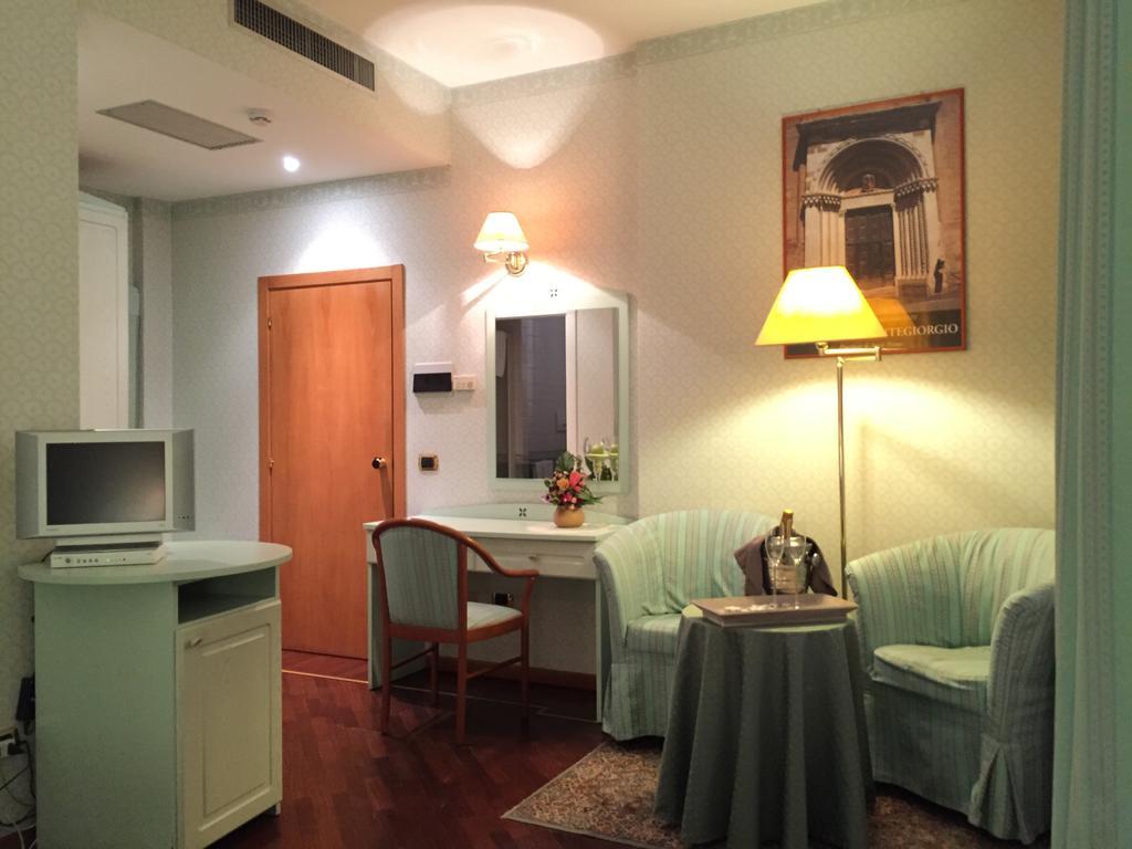 Oscar e Amorina Montegiorgio Quarto foto