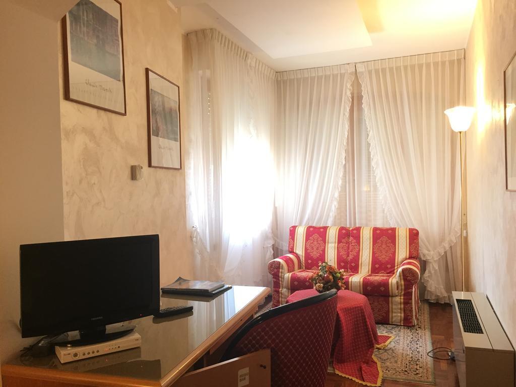 Oscar e Amorina Montegiorgio Quarto foto